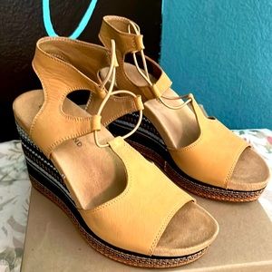 Lucky Brand espadrille platform sandals
